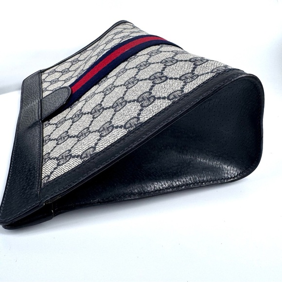 GUCCI GG monogram supreme vintage Clutch, in a Navy blue - Picture 10 of 15